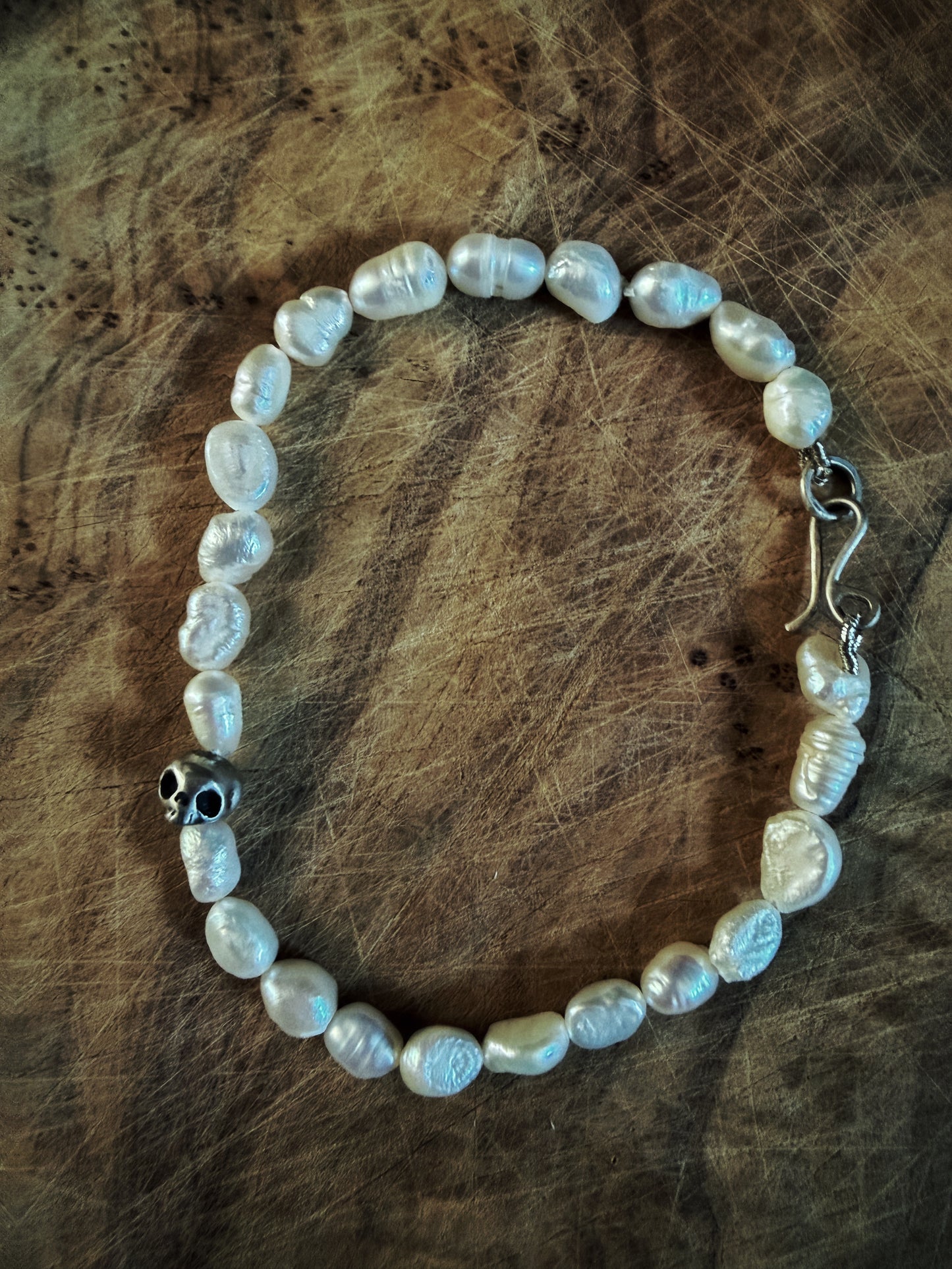 Silver Skull with Freshwater Pearls bracelet